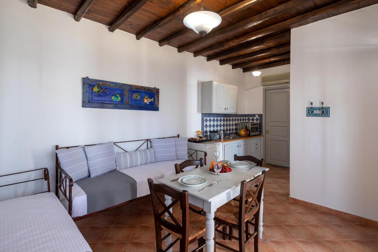 Cochili Rooms & Apartments Azolimnos Syros Exterior photo