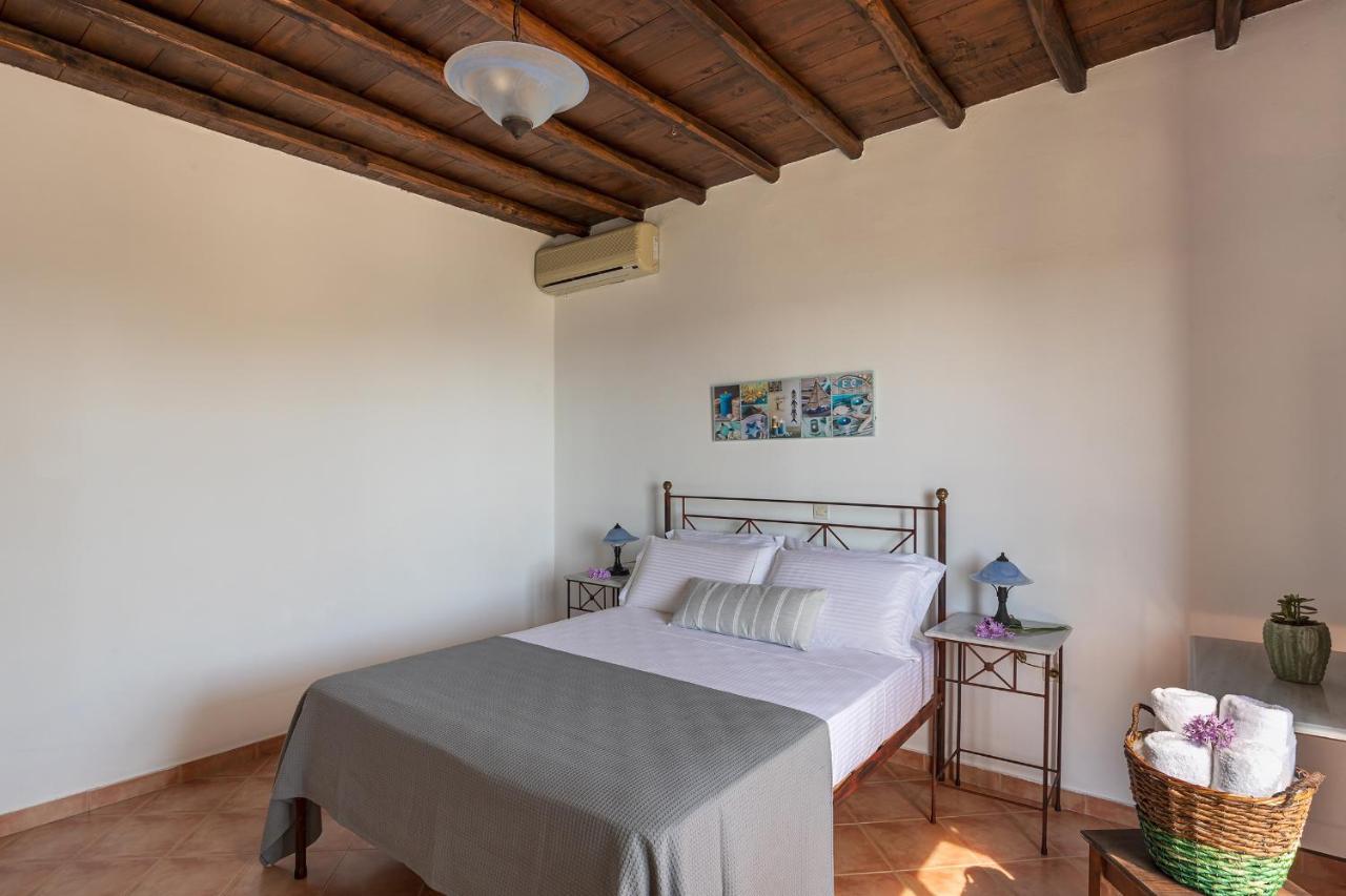 Cochili Rooms & Apartments Azolimnos Syros Exterior photo