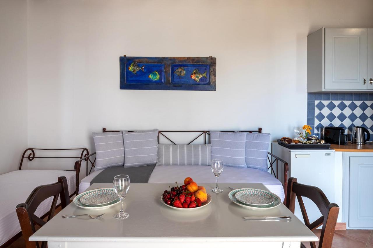 Cochili Rooms & Apartments Azolimnos Syros Exterior photo