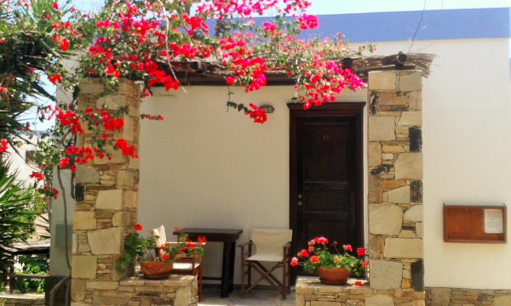 Cochili Rooms & Apartments Azolimnos Syros Exterior photo
